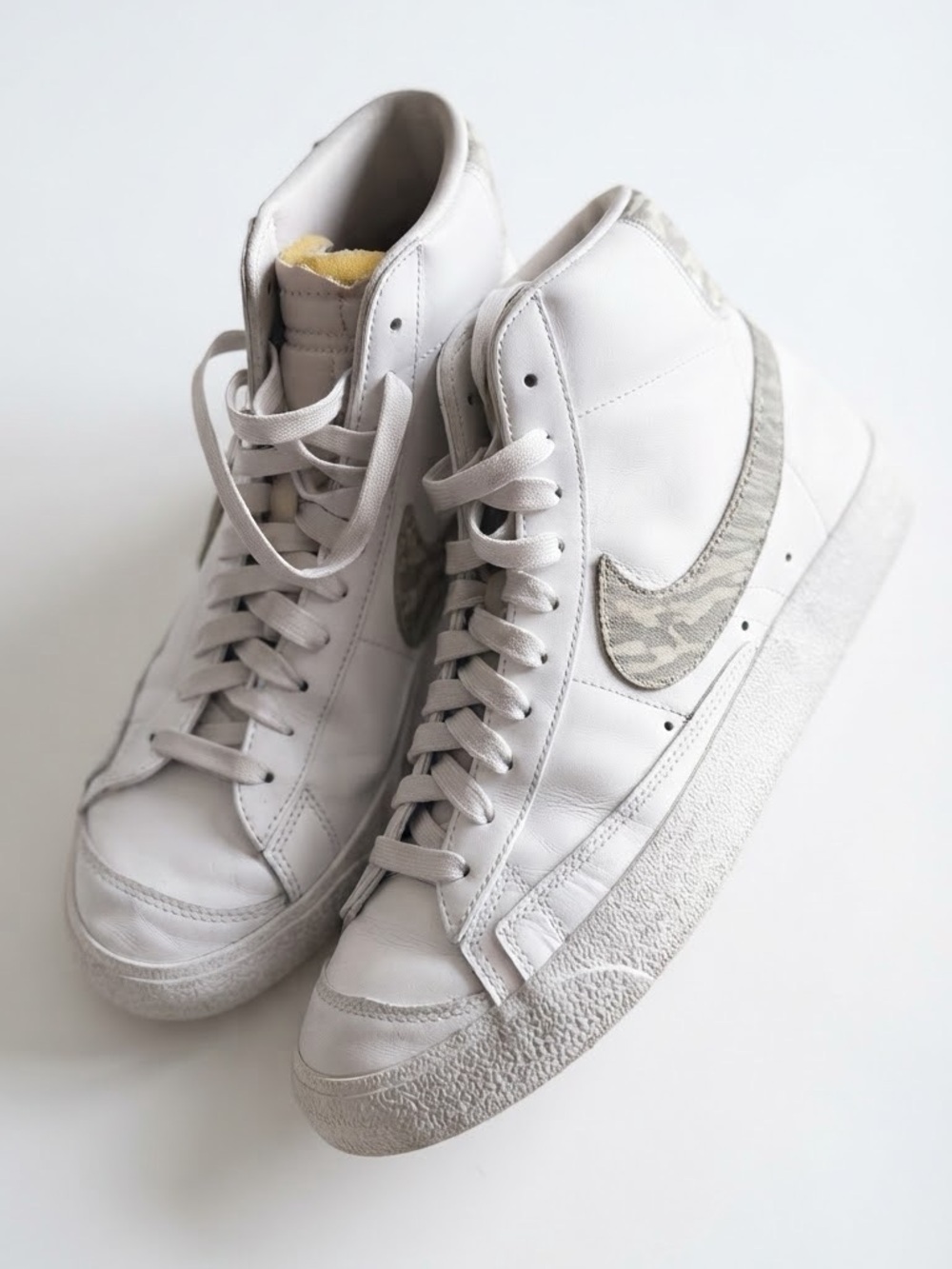 Nike Blazer Mid '77 SE Zebra Snakeskin White High Top Sneakers | 10